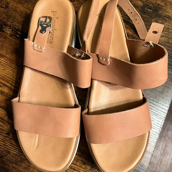 Beautiful platform sandals - Picture 2 of 7